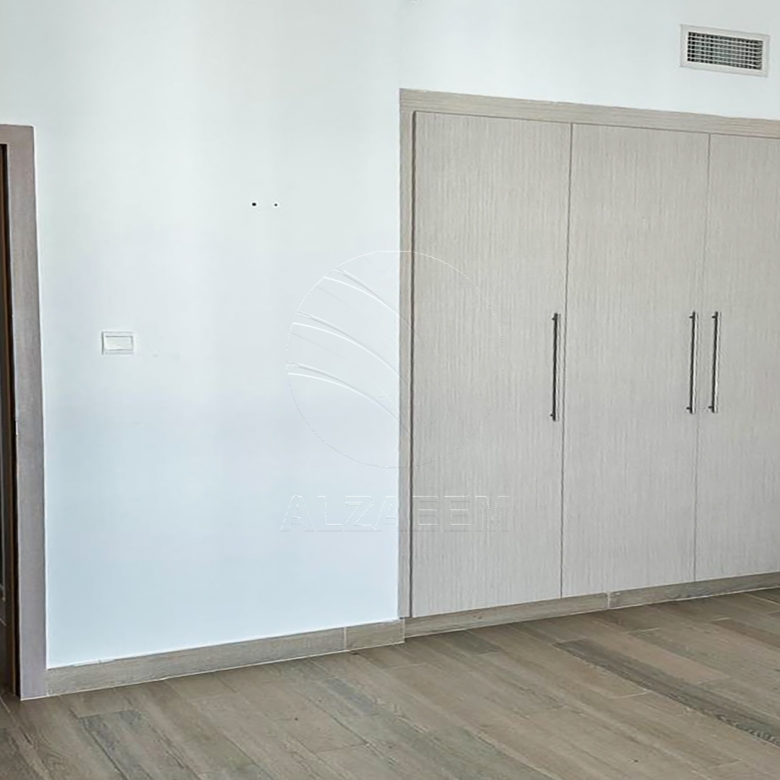 √ VACANT! High Level + Corner Unit | 3 Payments √