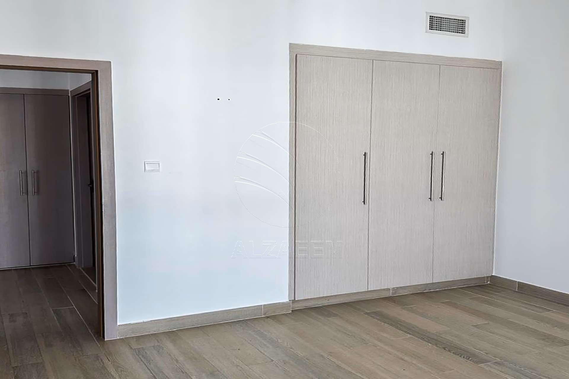 √ VACANT! High Level + Corner Unit | 3 Payments √