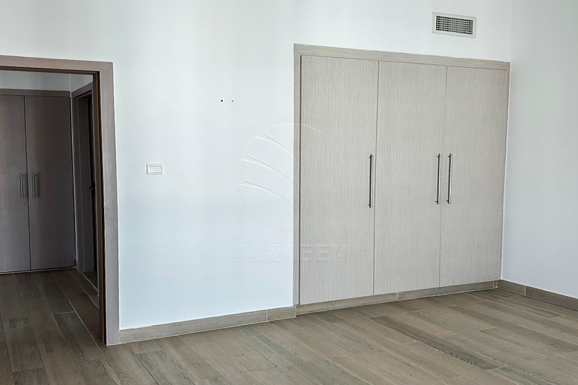 √ VACANT! High Level + Corner Unit | 3 Payments √