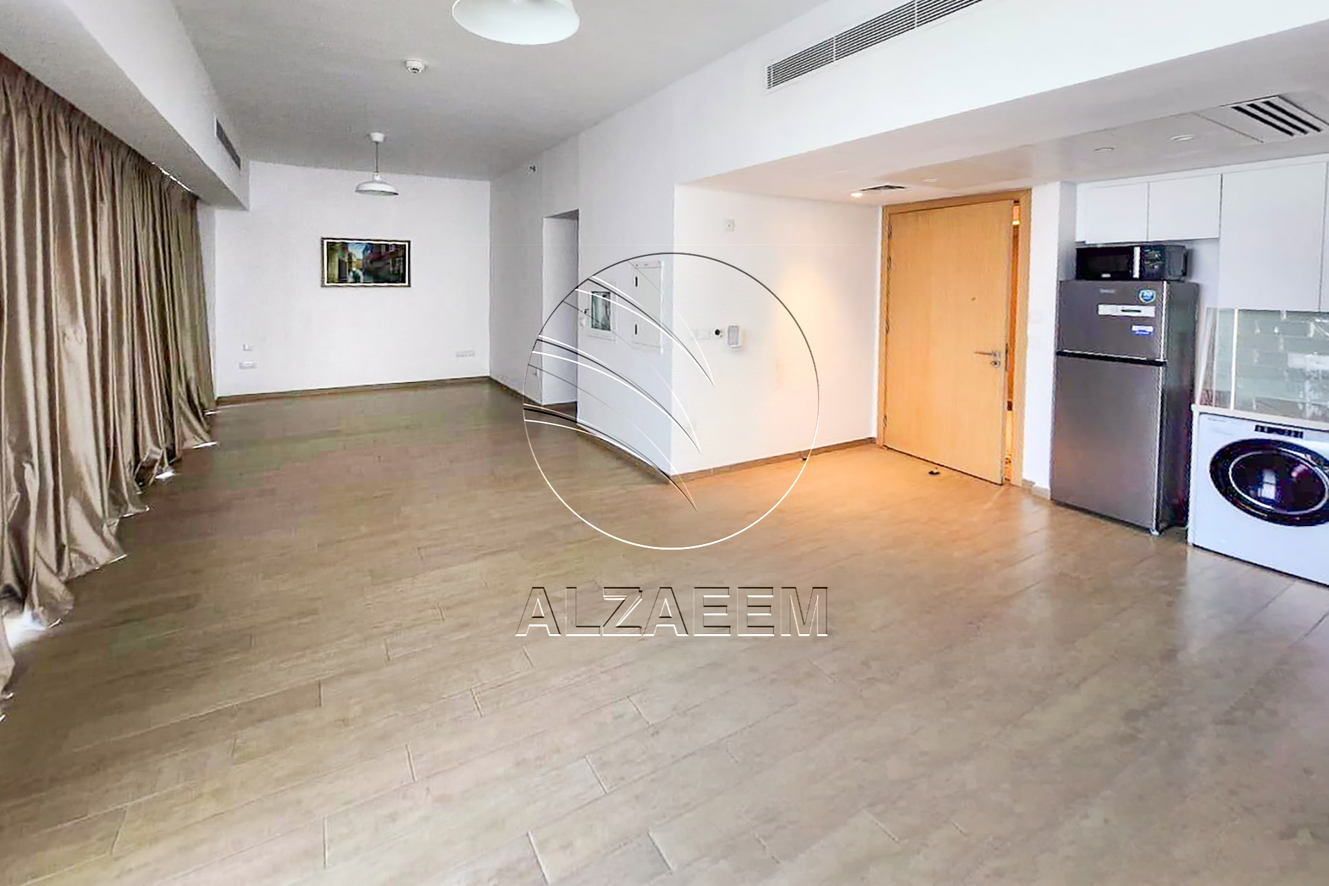 Studio! BIG Balcony ! Higher Level | Huge Layout