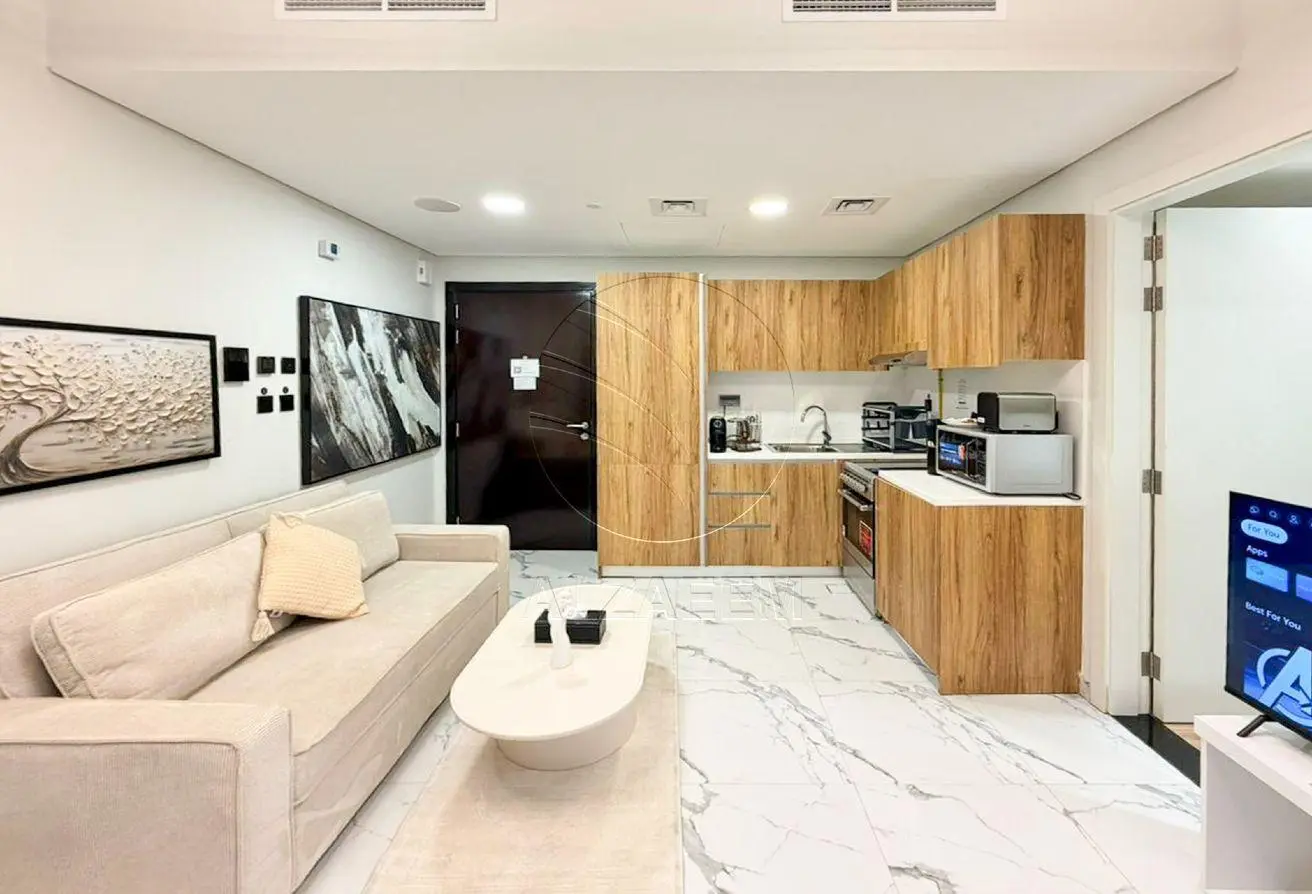 Fully Furnished | 4 Payments | Pool + City Views
