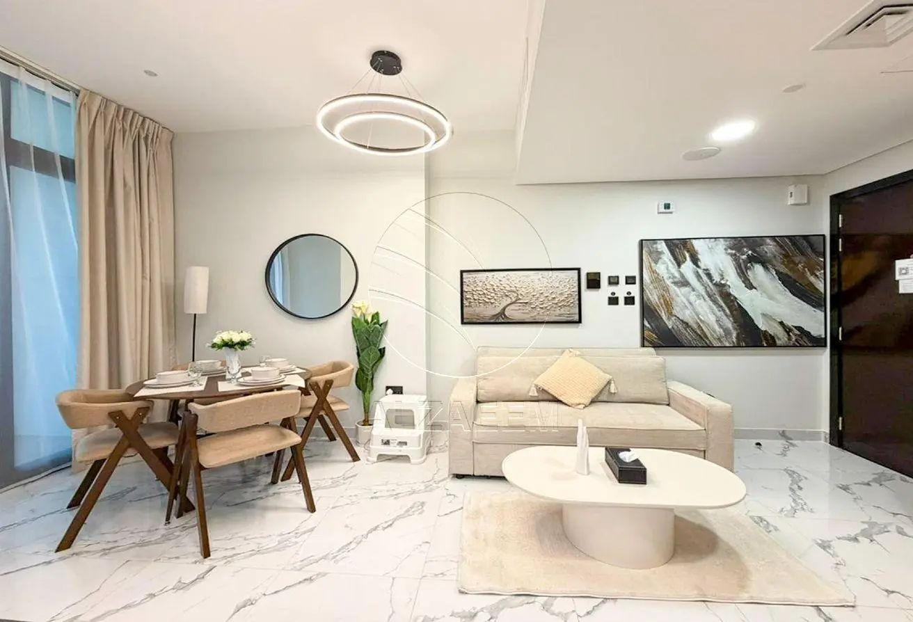 Fully Furnished | 4 Payments | Pool + City Views