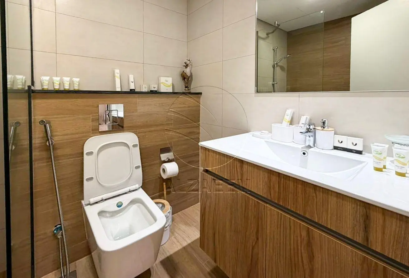 Fully Furnished | 4 Payments | Pool + City Views