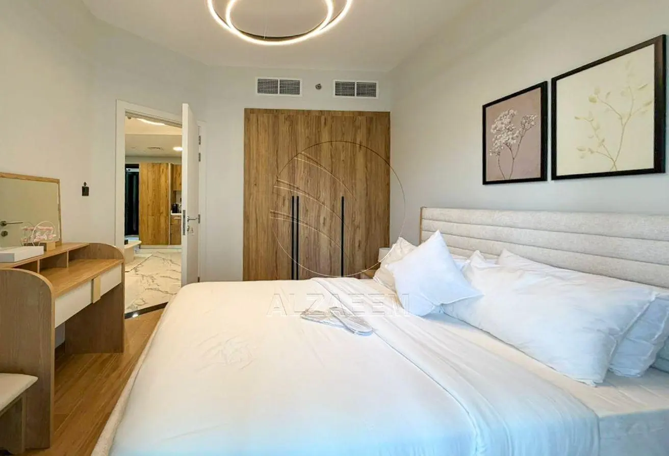 Fully Furnished | 4 Payments | Pool + City Views