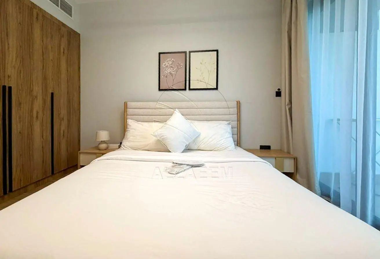 Fully Furnished | 4 Payments | Pool + City Views