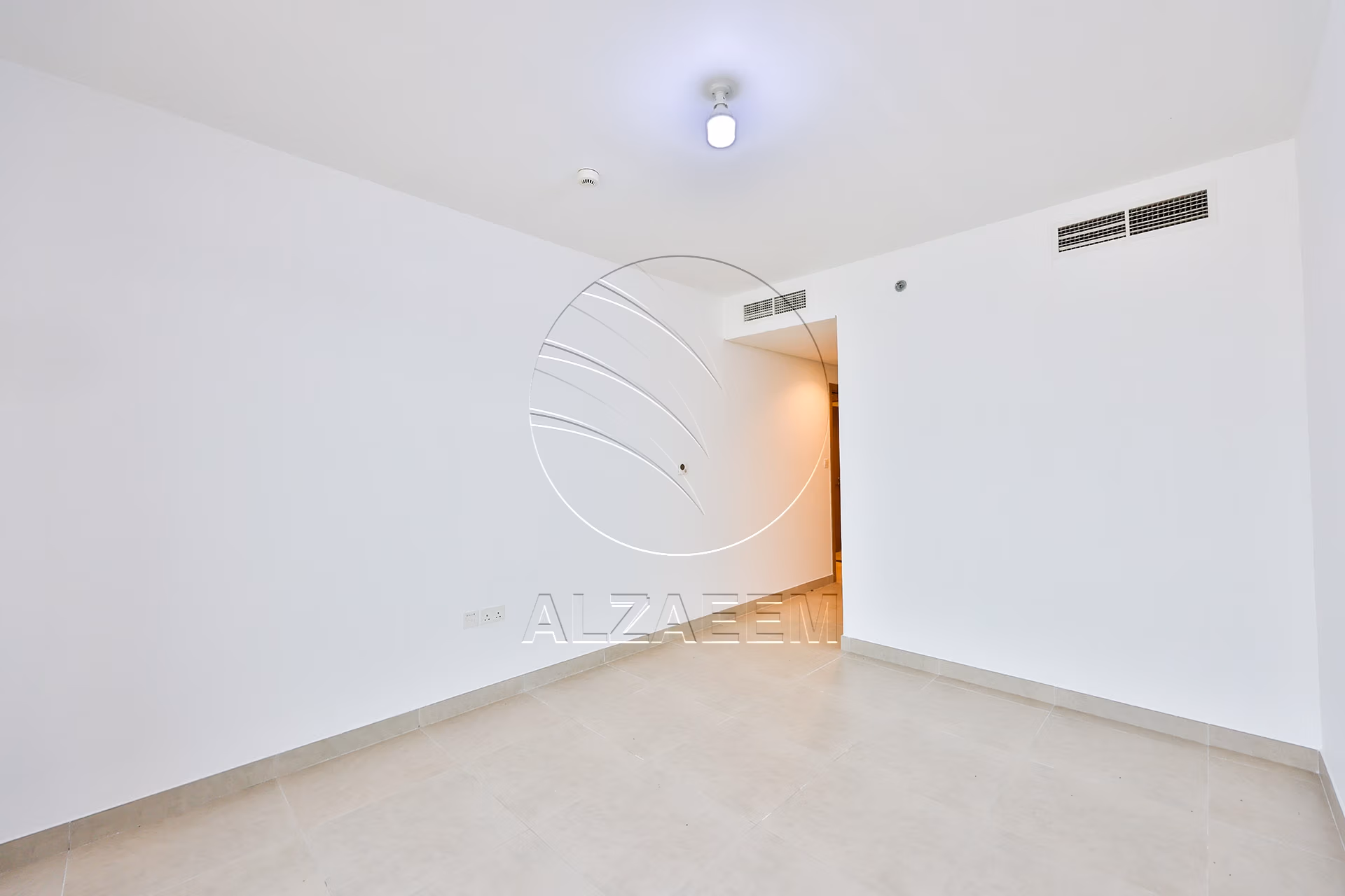HOT DEAL! Corner Unit – Partial Sea View | Parking