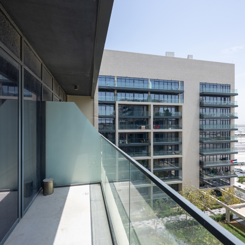 High Floor | White Goods Available | Move-in Ready