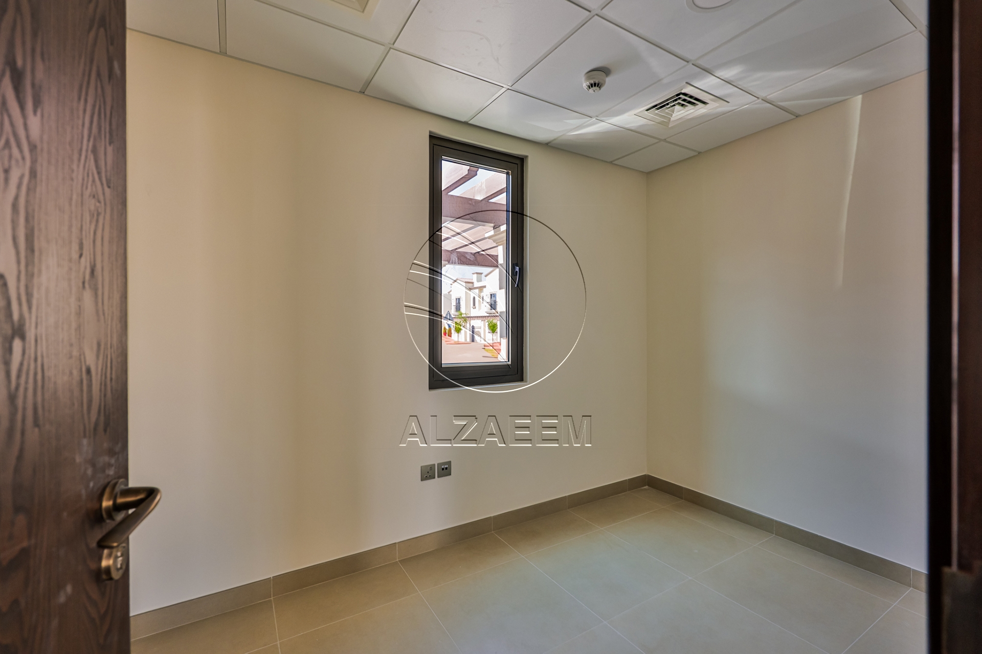 √Single Row! Perfect for End Use | Spacious Area√