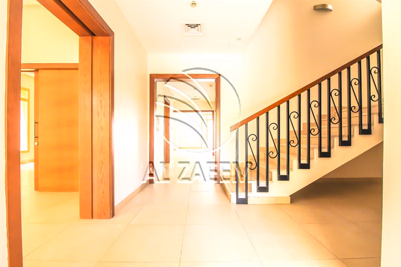 VACANT! Spacious Layout | Double row middle