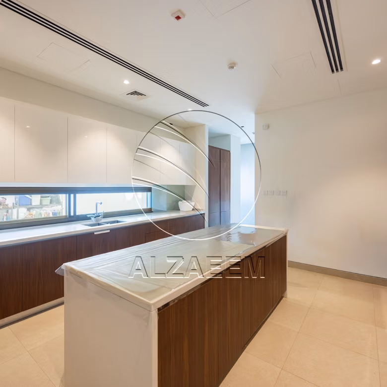 CORNER 5BR Villa with Pool | Landscaped Garden