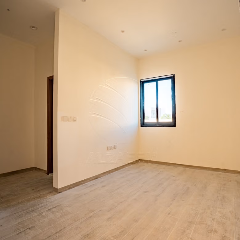 √Single Row l Landscaped l 2Y Maintenance free√
