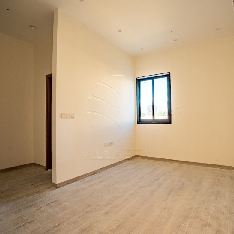 √Single Row l Landscaped l 2Y Maintenance free√