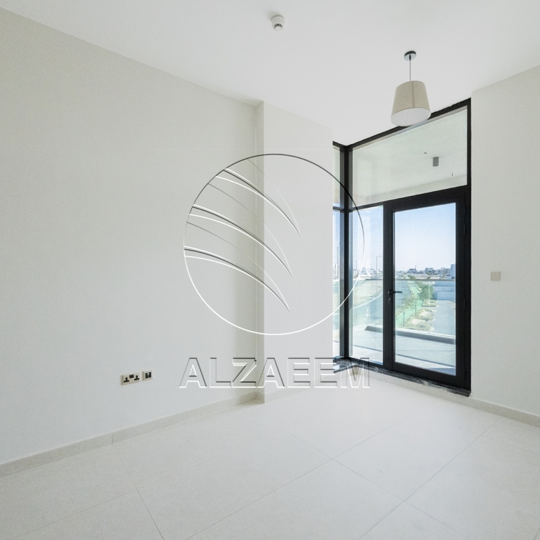 √ Move in Ready | Corner Layout | Prime Location √