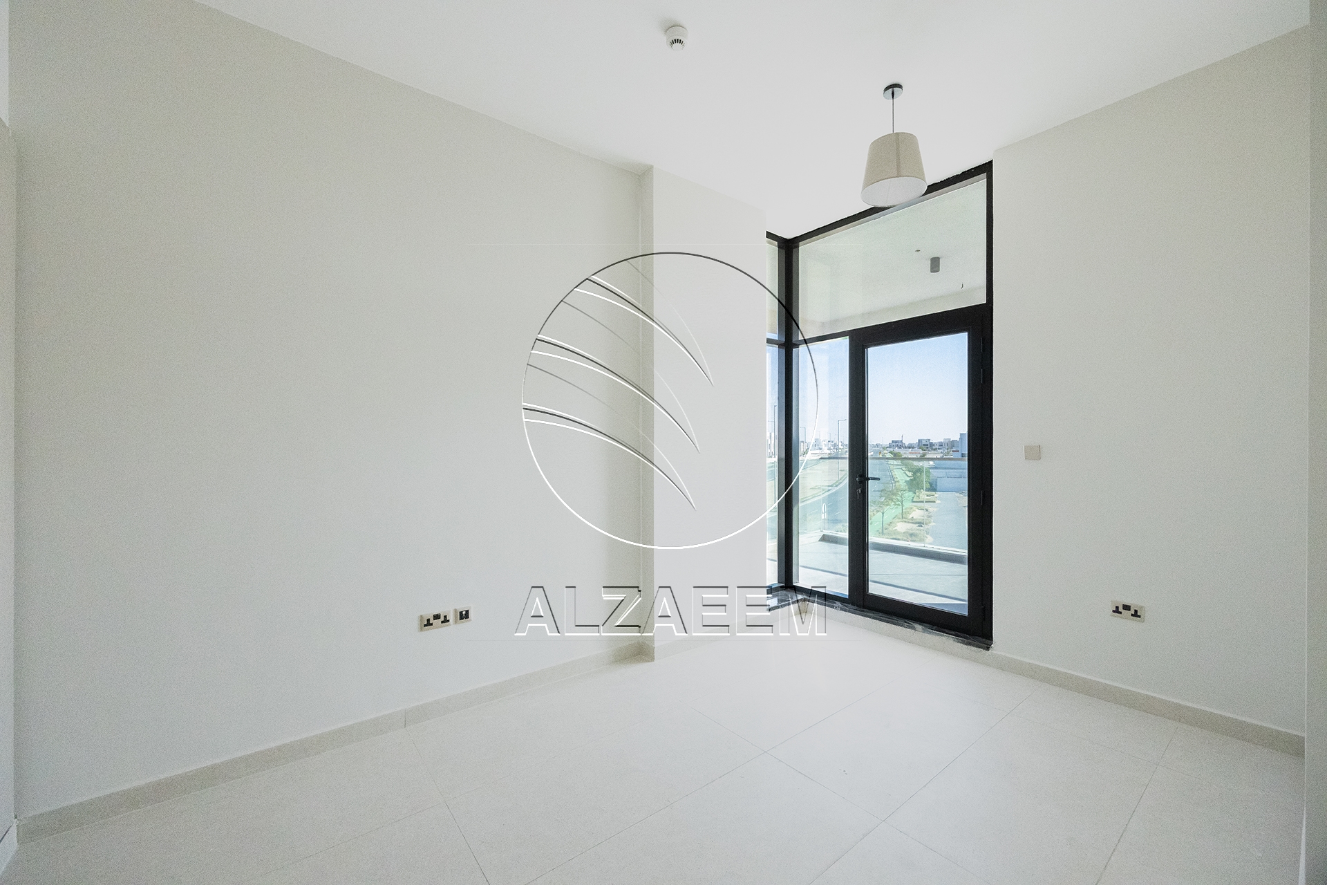 √ Move in Ready | Corner Layout | Prime Location √