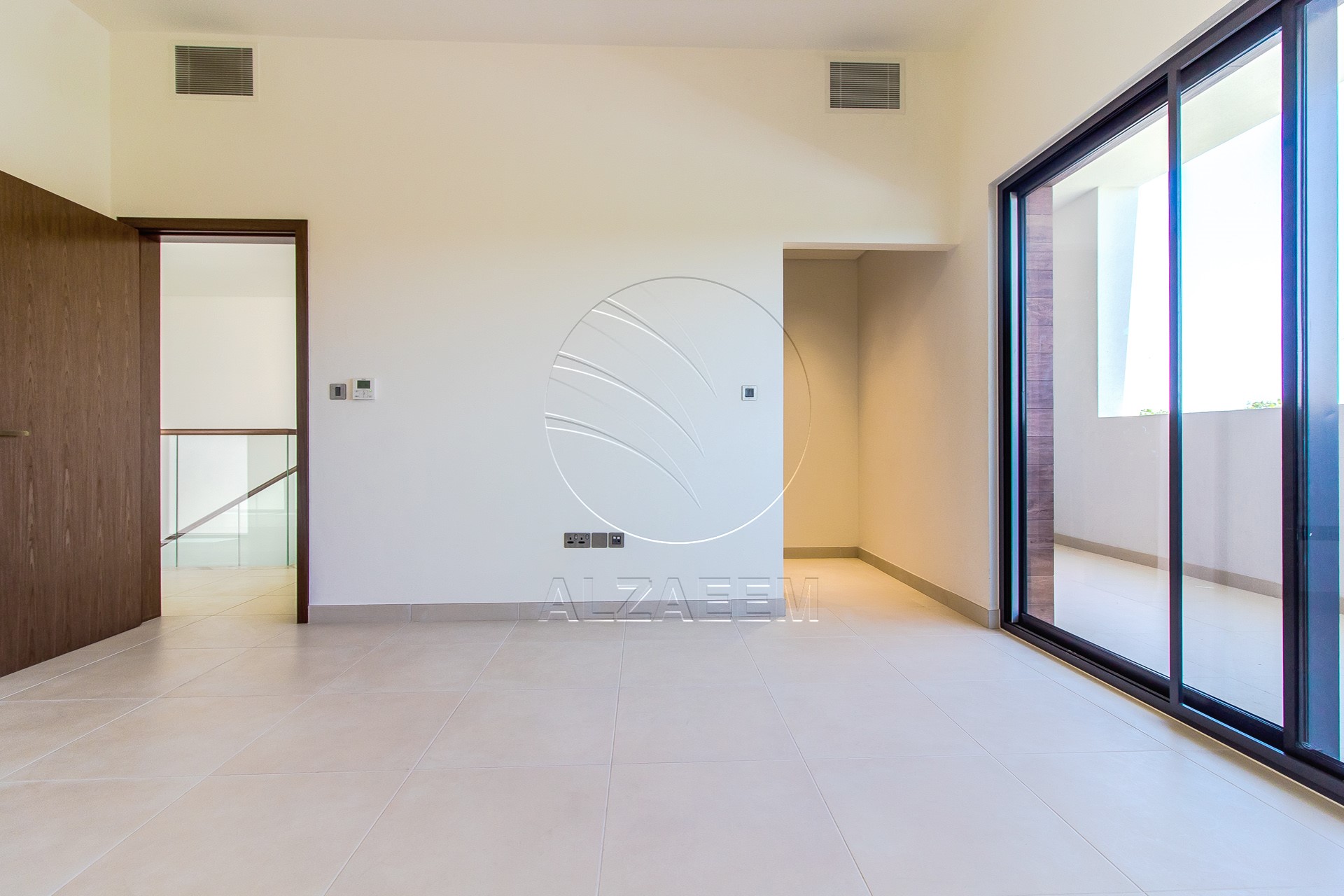 VACANT! 5BR+Maid | Mid Unit-Double Row