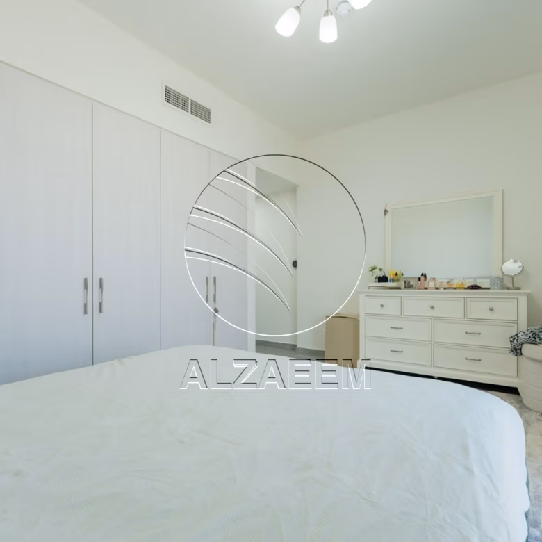 VACANT! Corner | Single Row | Fully Furnished