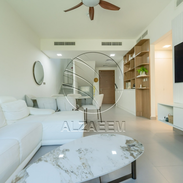 VACANT! Corner | Single Row | Fully Furnished