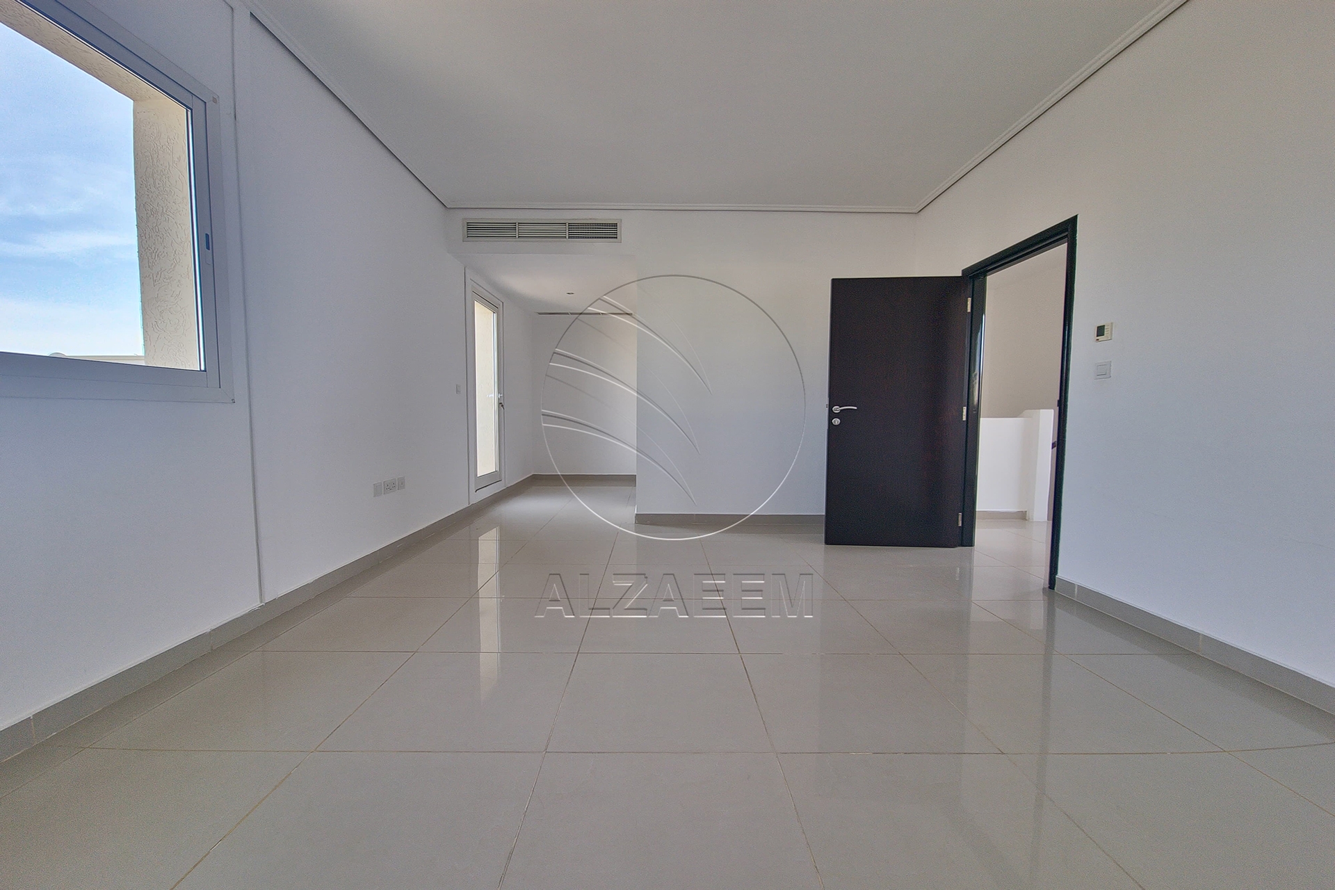 Corner Villa + Private Pool! End Use or Investment