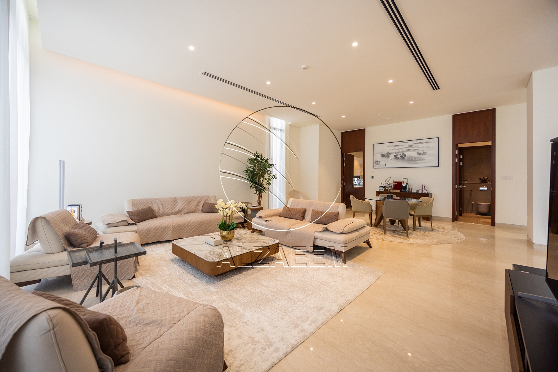 √CORNER 5BR Villa with Pool | Landscaped Garden√
