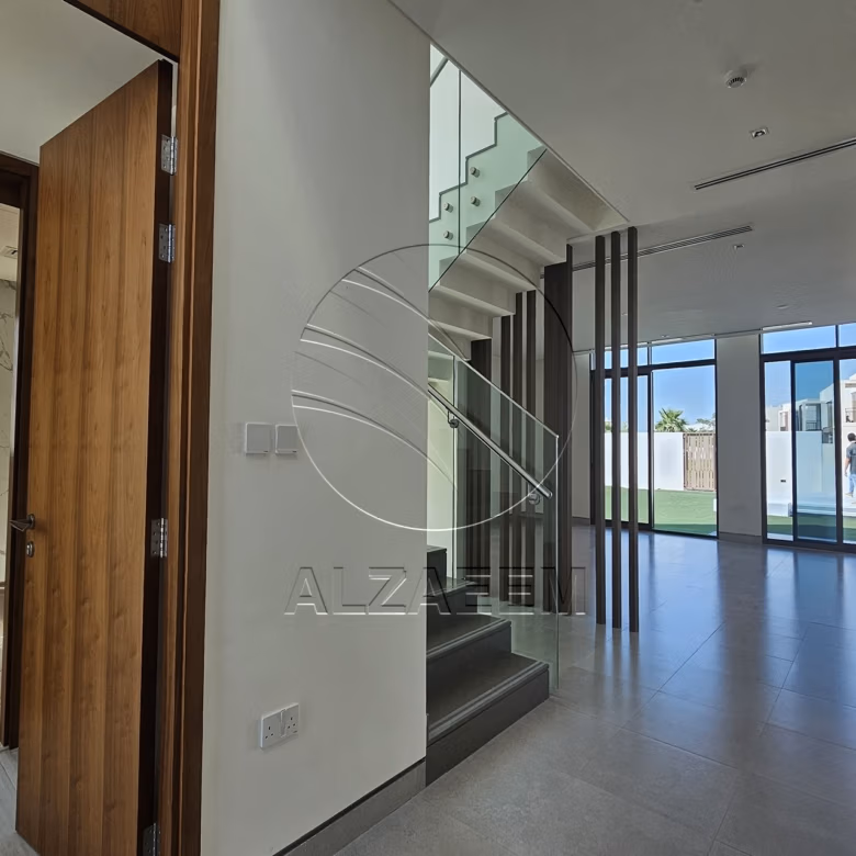 Stunning Location | 4BR+M+D | Vacant Soon!