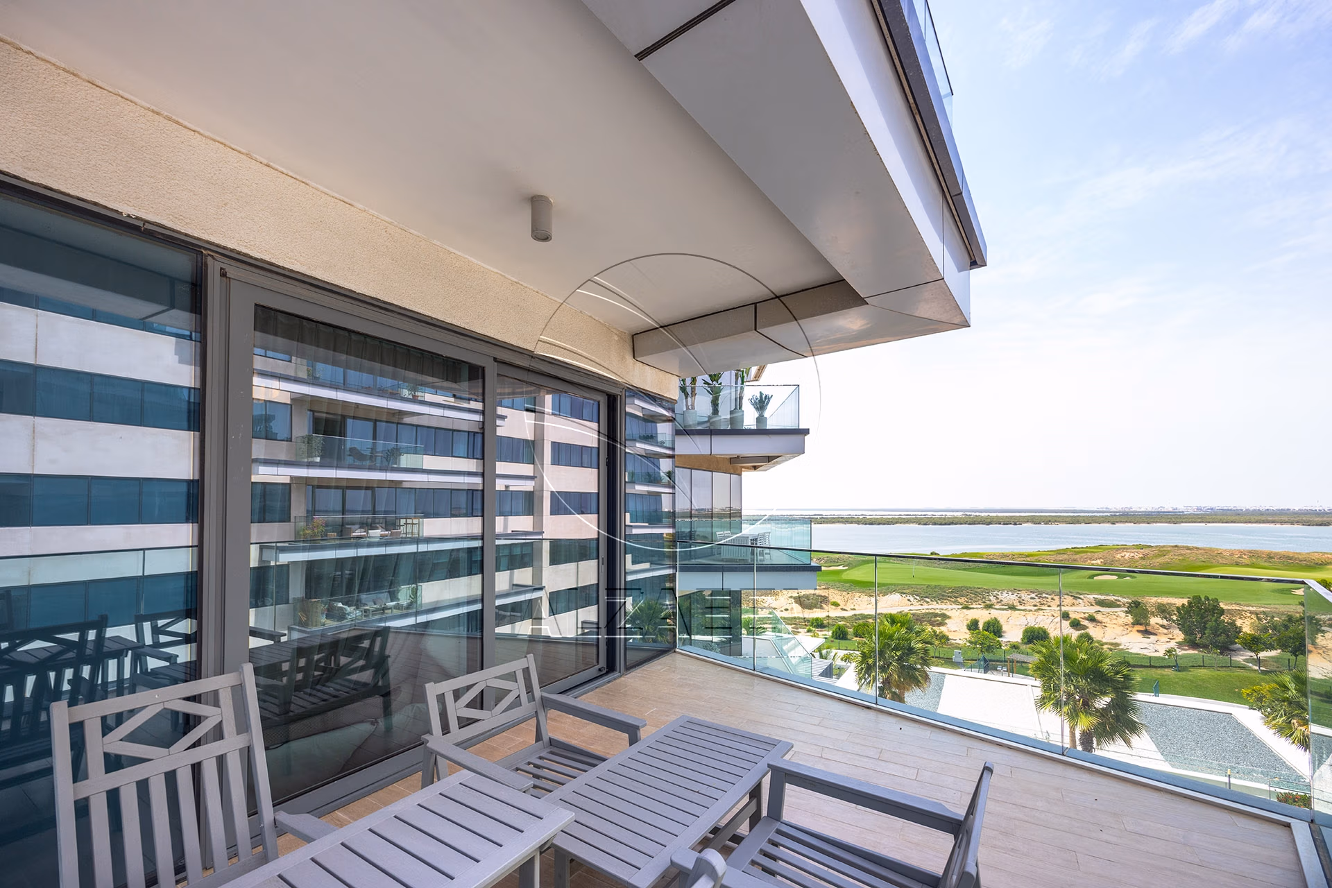 CORNER- 2+Maid | Golf Course View | VACANT