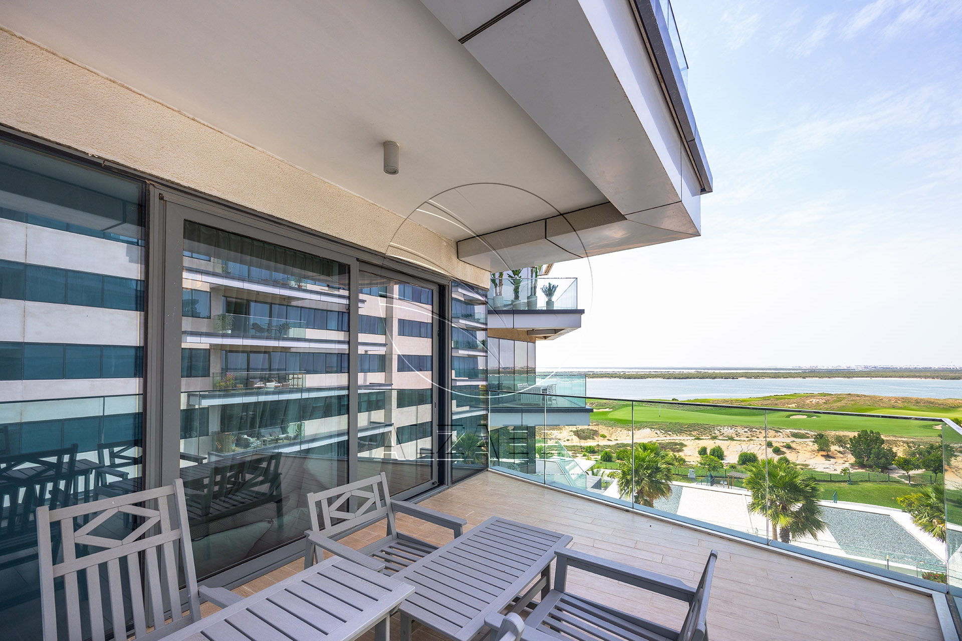CORNER- 2+Maid | Golf Course View | VACANT