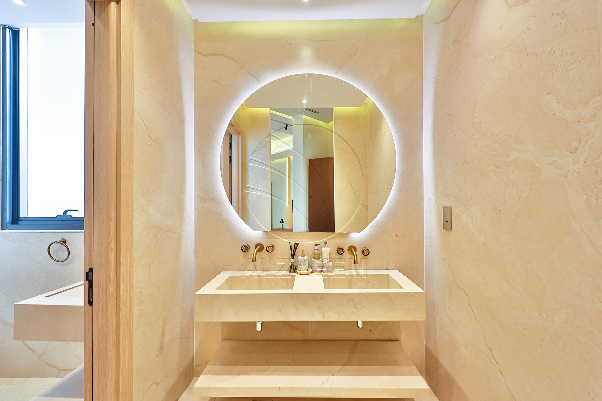 √ Single Row End | High Ceiling | Luxury Living √