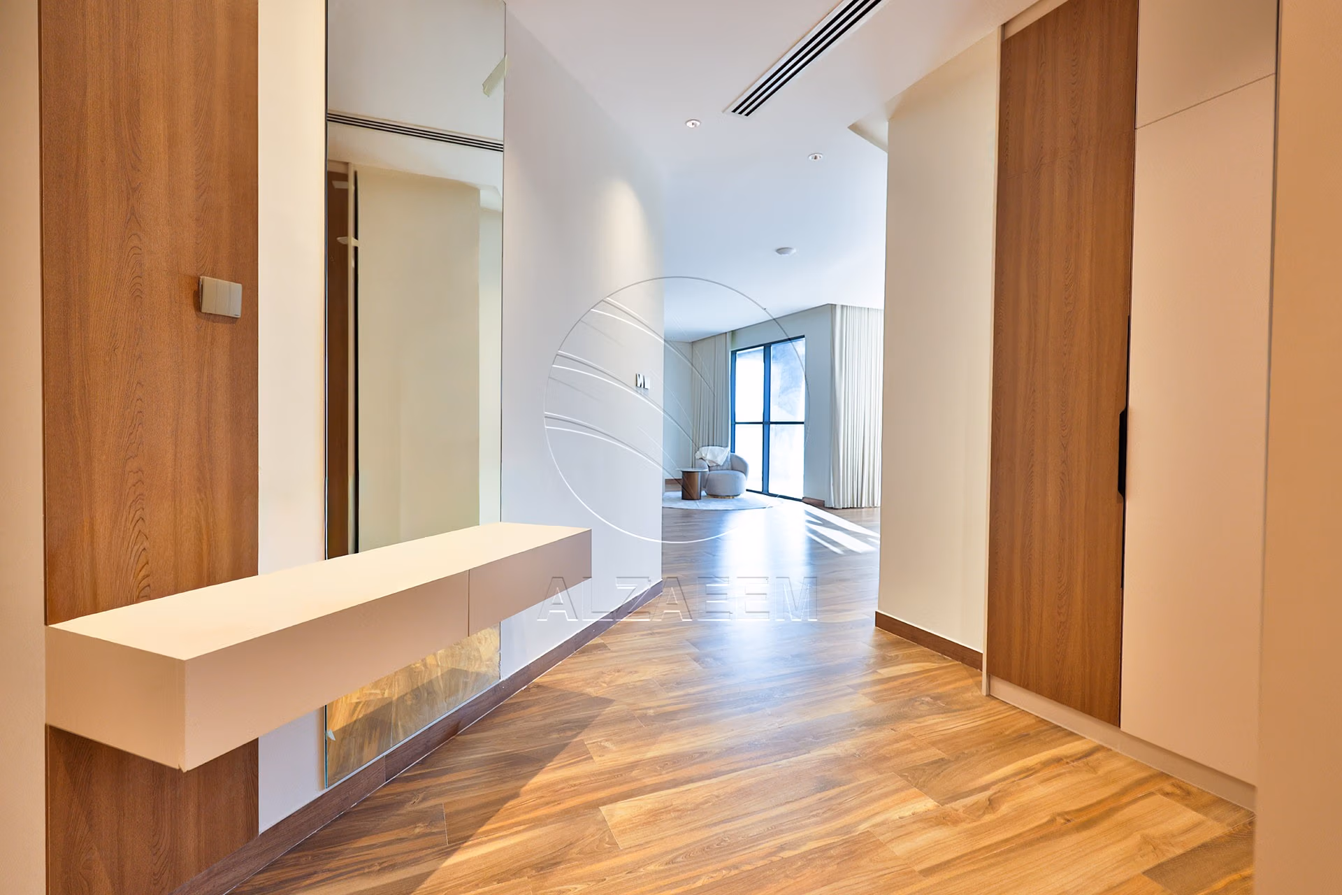 √ Single Row End | High Ceiling | Luxury Living √