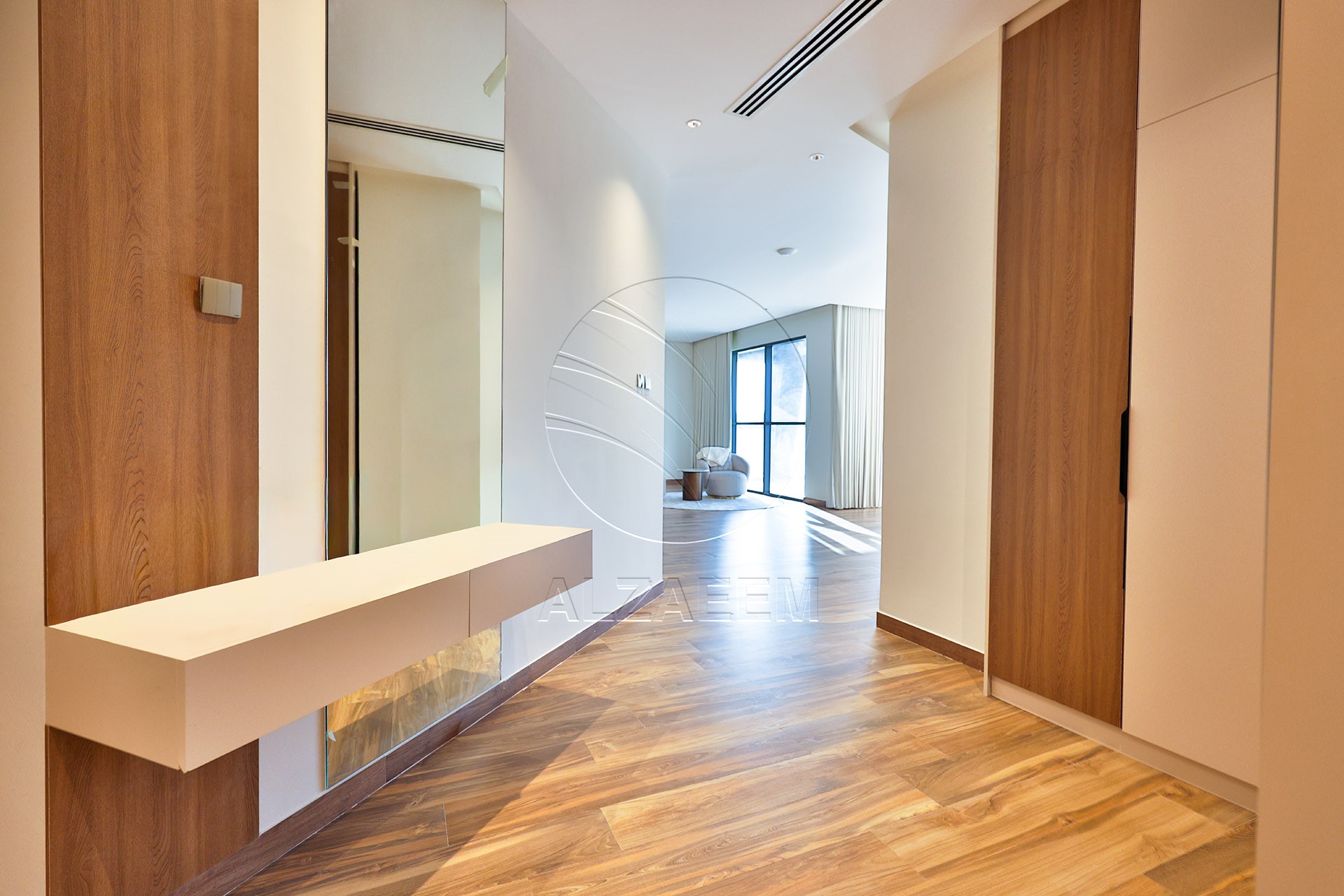 √ Single Row End | High Ceiling | Luxury Living √