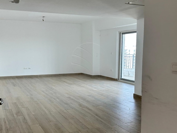 √ VACANT! High Level + Corner Unit | 3 Payments √