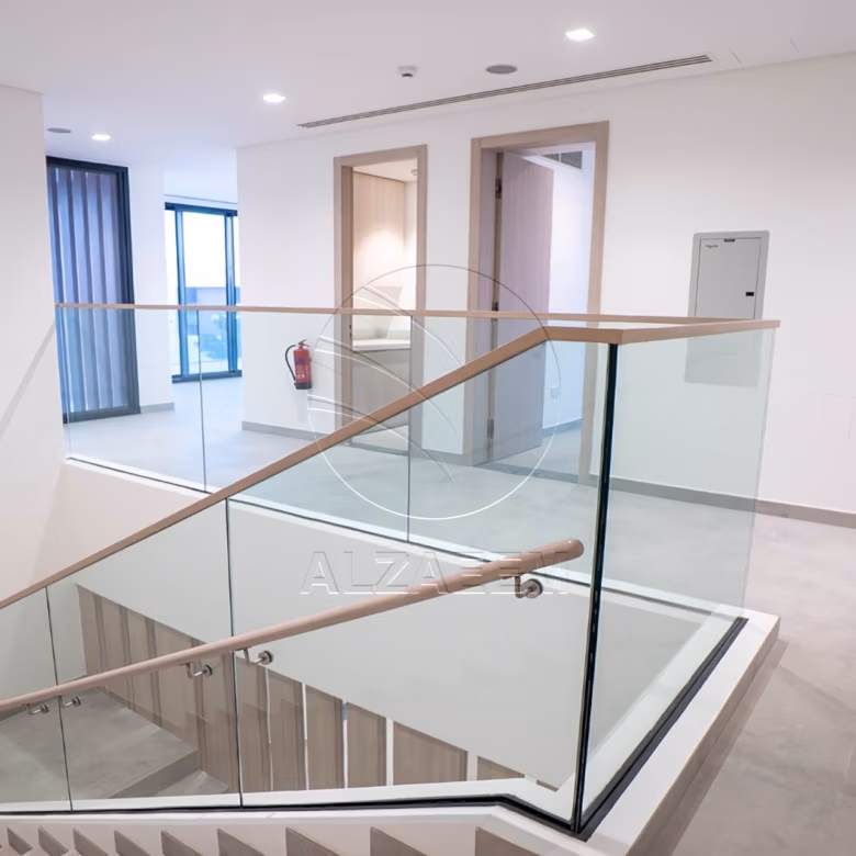 High Quality Upgraded Villa | Single Row | VACANT