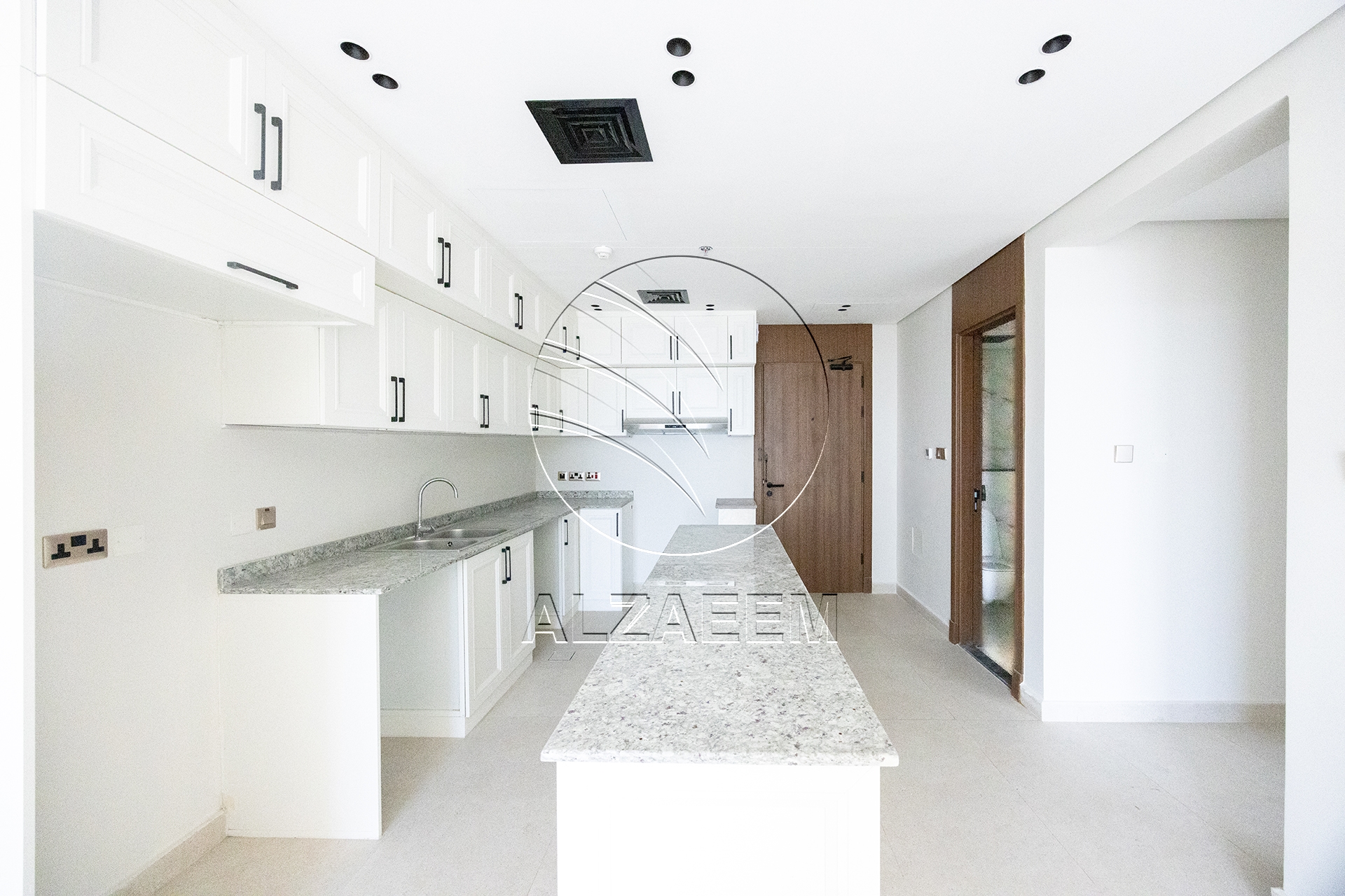√ Move in Ready | Corner Layout | Prime Location √