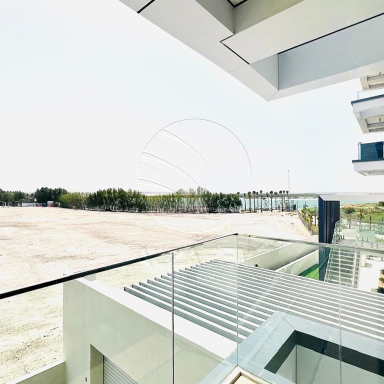 HOT DEAL | Partial Sea and Golf | Move-in Ready