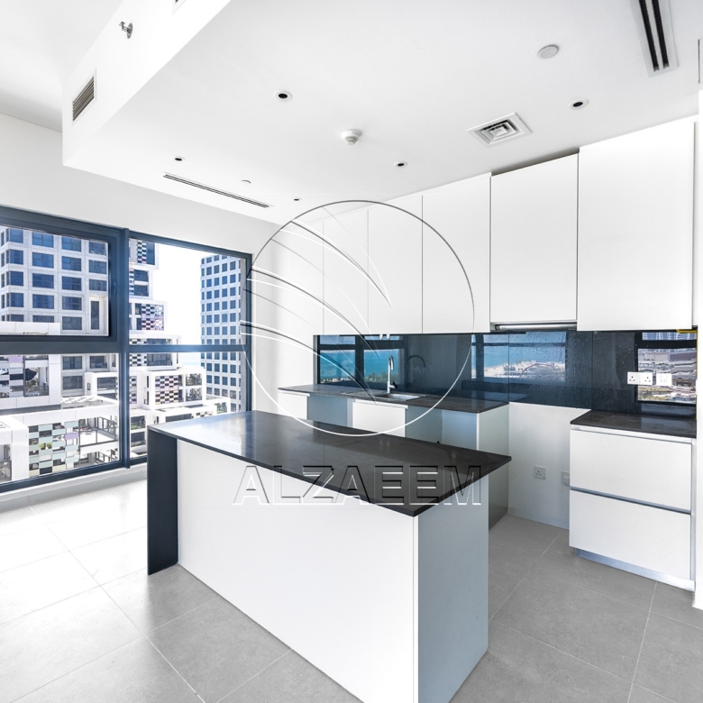 Vacant High Level Unit with Partial Sea View