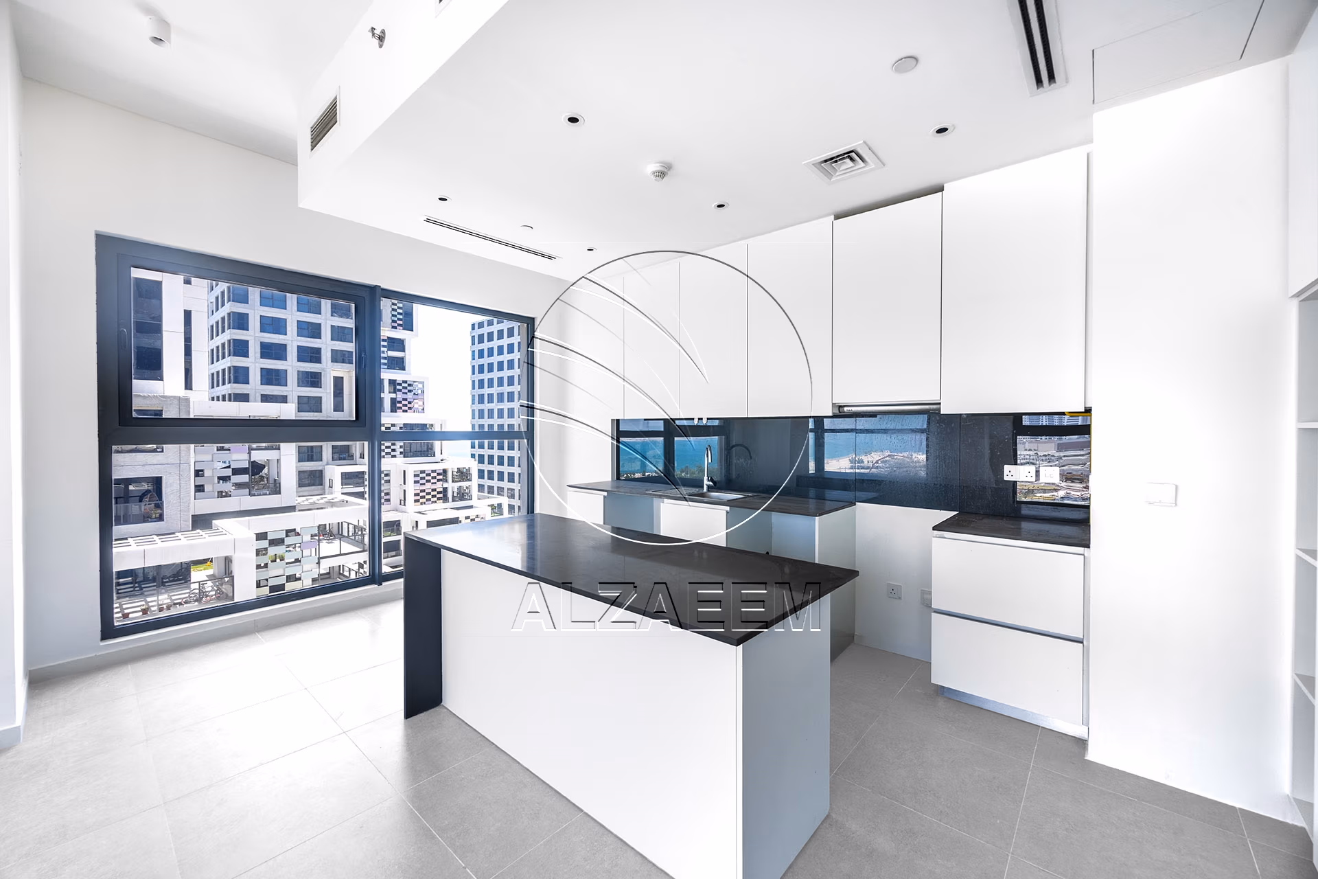 Vacant High Level Unit with Partial Sea View