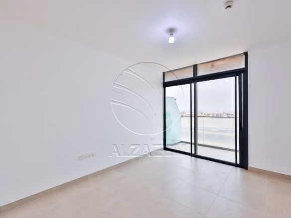 HOT DEAL! Corner Unit – Partial Sea View | Parking