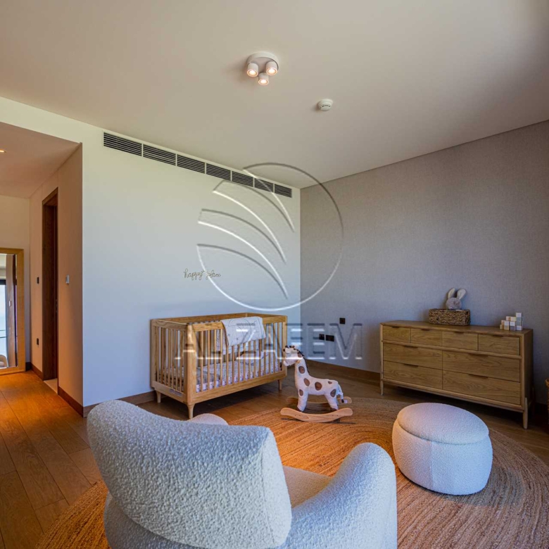 √1005 Sqm Plot! High Ceiling | Single Row Corner √