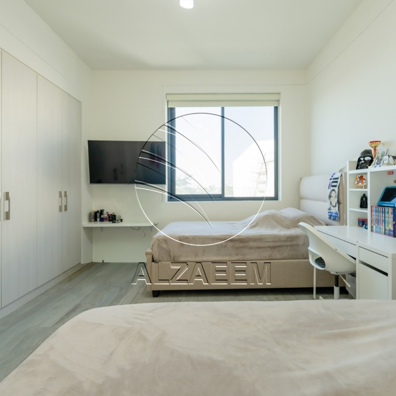 VACANT! Corner | Single Row | Fully Furnished