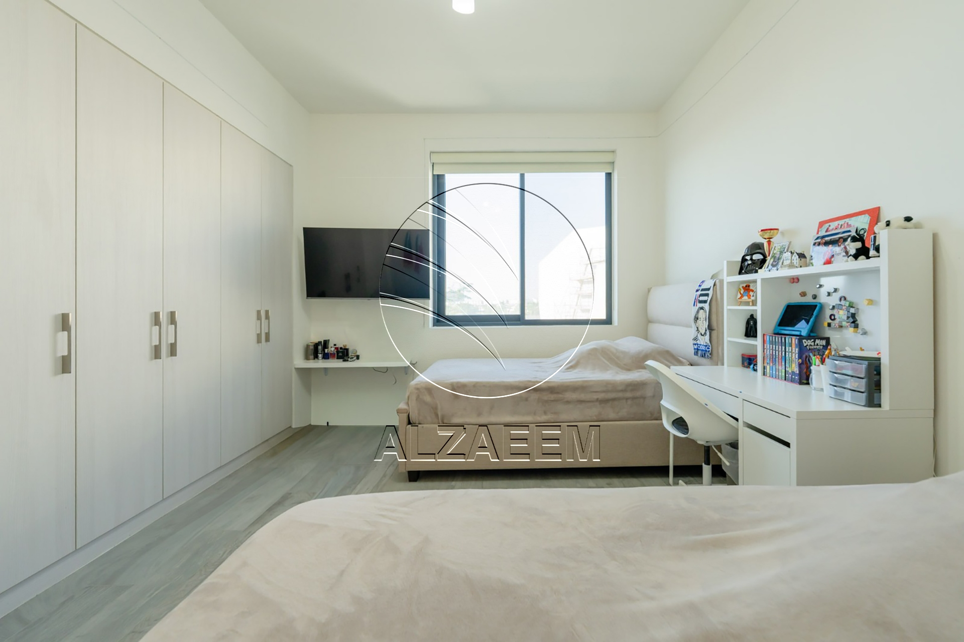 VACANT! Corner | Single Row | Fully Furnished