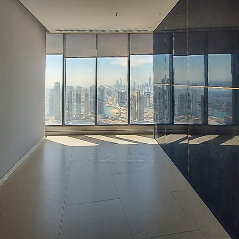 √ High-Level 2 Fitted Office Facing the Canal √