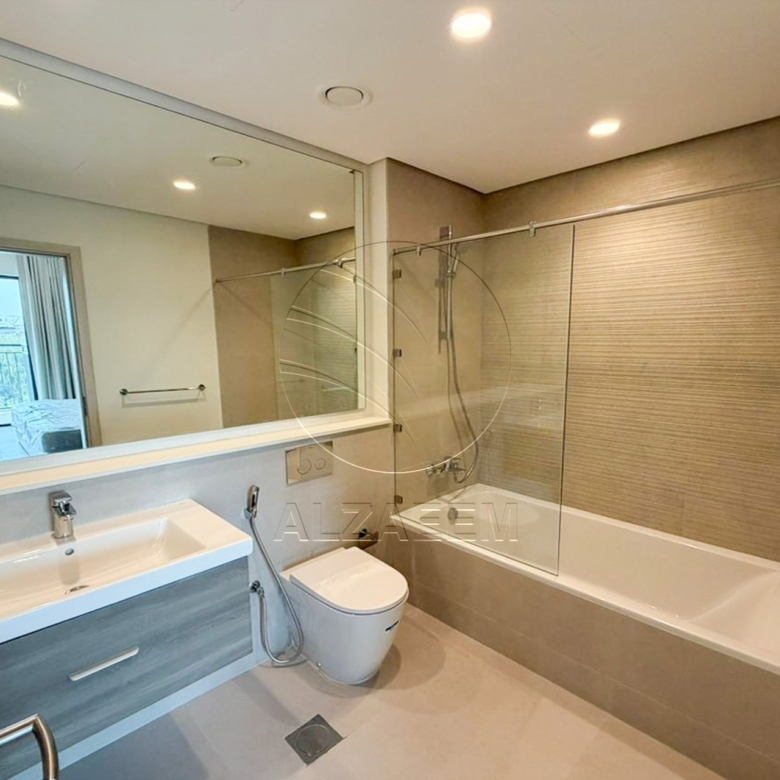 √Fully Furnished | Up to 12 Cheques | Mid Level√