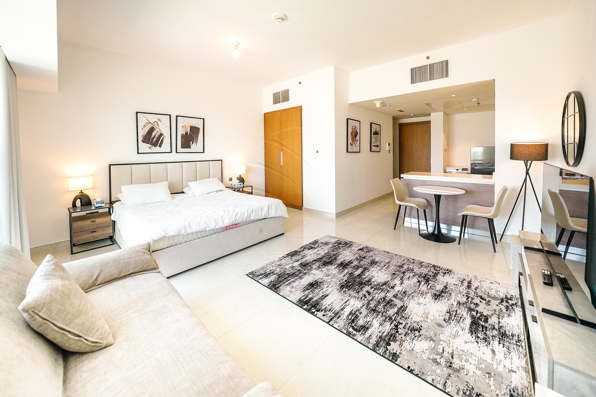 √ EXCLUSIVE + VACANT! Elegantly Furnished Studio √
