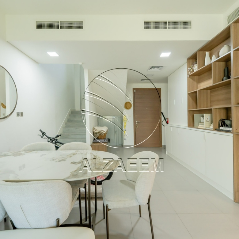 VACANT! Corner | Single Row | Fully Furnished