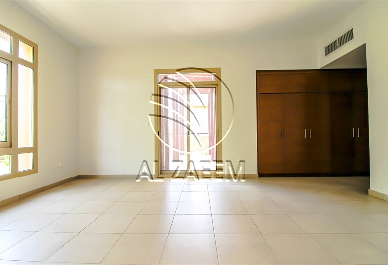 VACANT! Spacious Layout | Double row middle