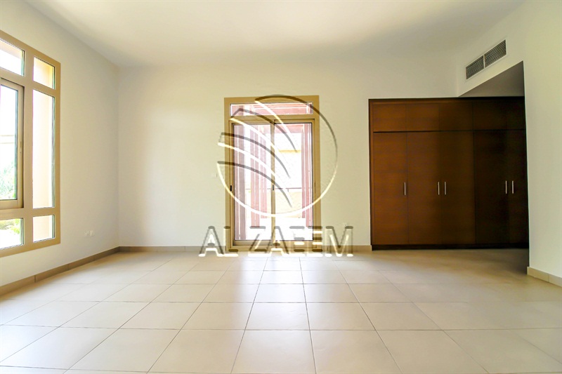 VACANT! Spacious Layout | Double row middle