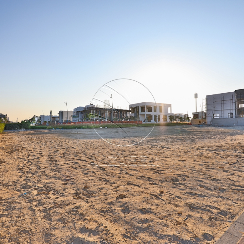 v Single Row 895 SQM Plot | Canal and Marina View√