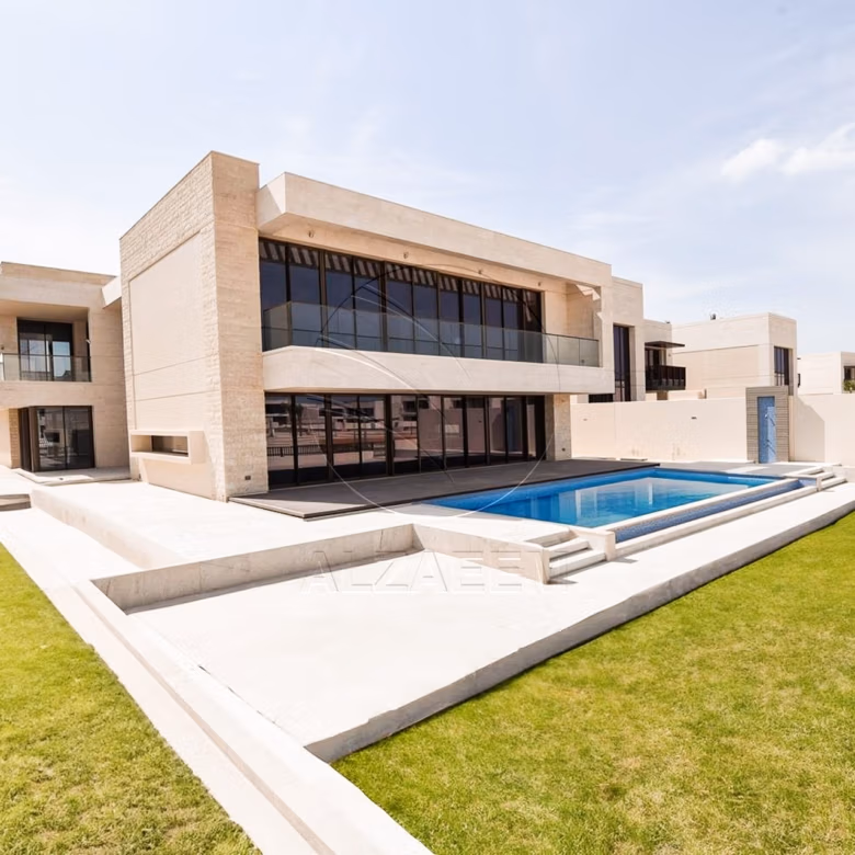 Single Row | Private Pool | Overlooking the Garden