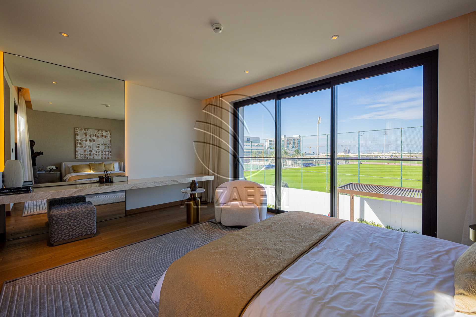 √1005 Sqm Plot! High Ceiling | Single Row Corner √