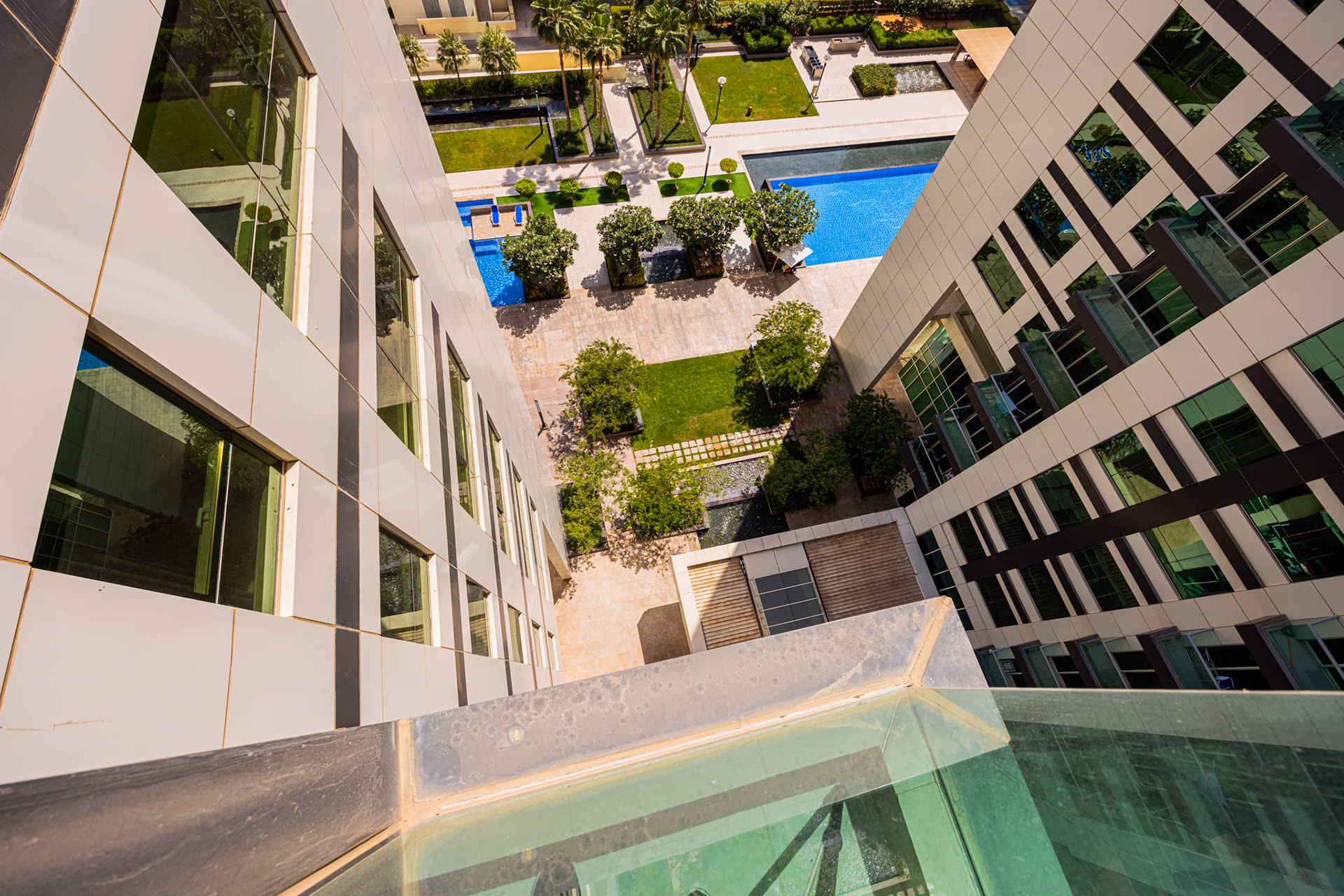 √High Floor | Balcony | Pool and Partial Sea View√
