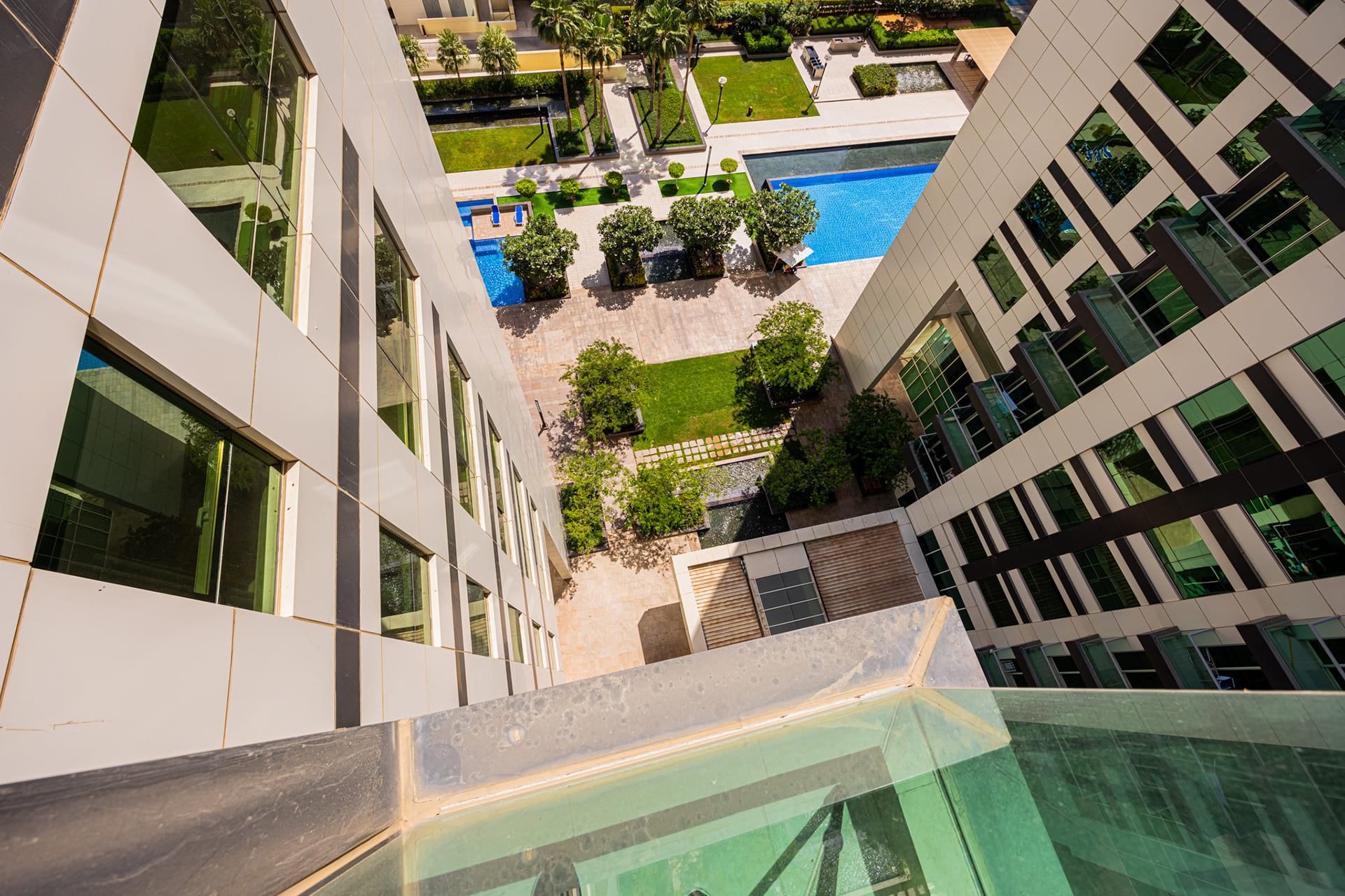 √High Floor | Balcony | Pool and Partial Sea View√